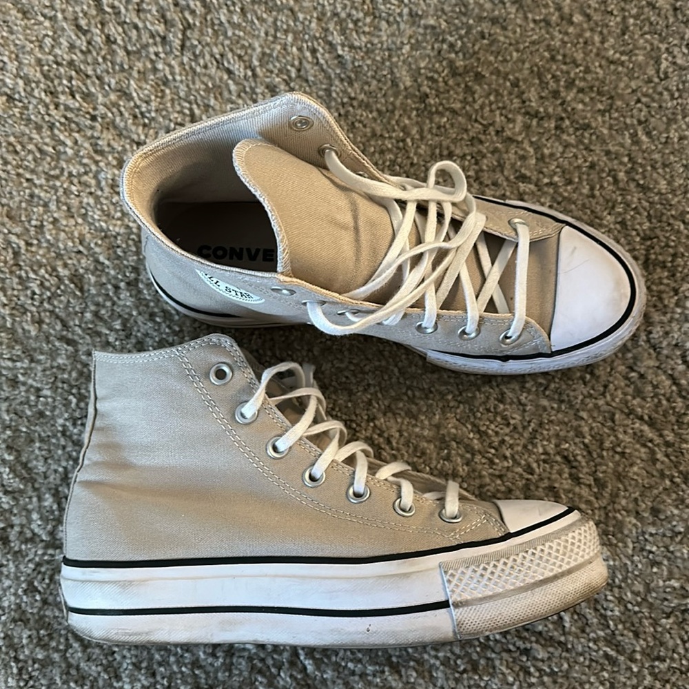 Converse High-Top Sneakers in tan and White